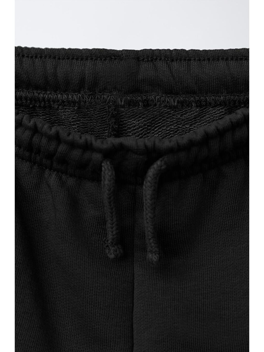 Erkek Çocuk Pamuklu Siyah Minimal Baskılı Eşofman Takımı – Rahat Kesim-7