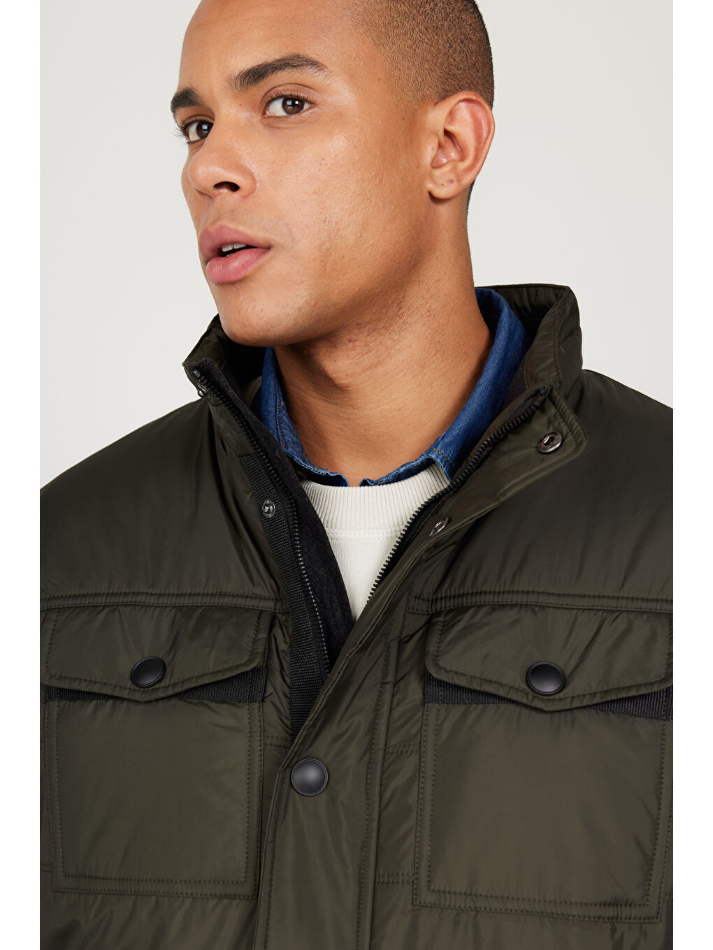 Erkek Haki Standart Fit Normal Kesim Dik Yaka Mont-5