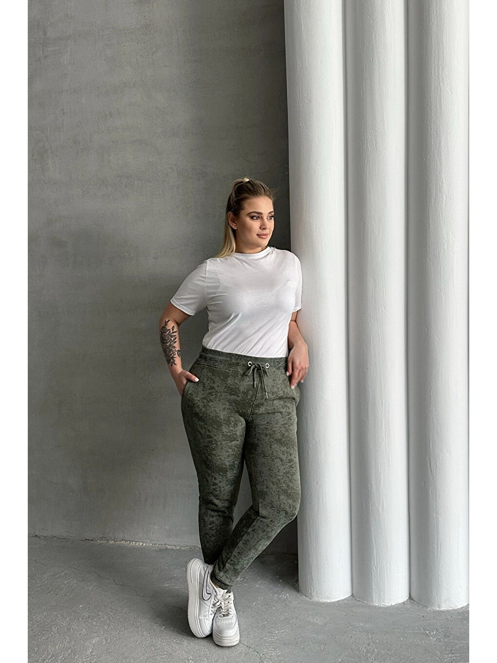 Haki Büyük Beden Beli Büzgülü Dar Paça Cepli Desenli Pantolon 304055-4