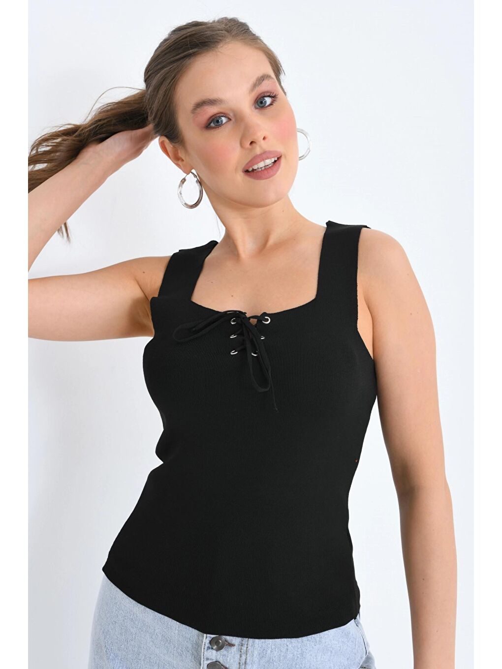 Siyah Önden Bağlamalı Kare Yaka Kadın Bluz-1