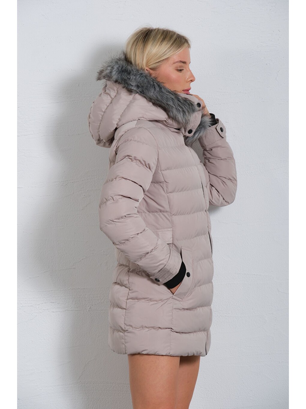 Bej Çıkabilir Suni Kürklü Kapüşon, Su İticili Kumaş, Kadın Anorak Mikro Mont Kaban @jasmin-5