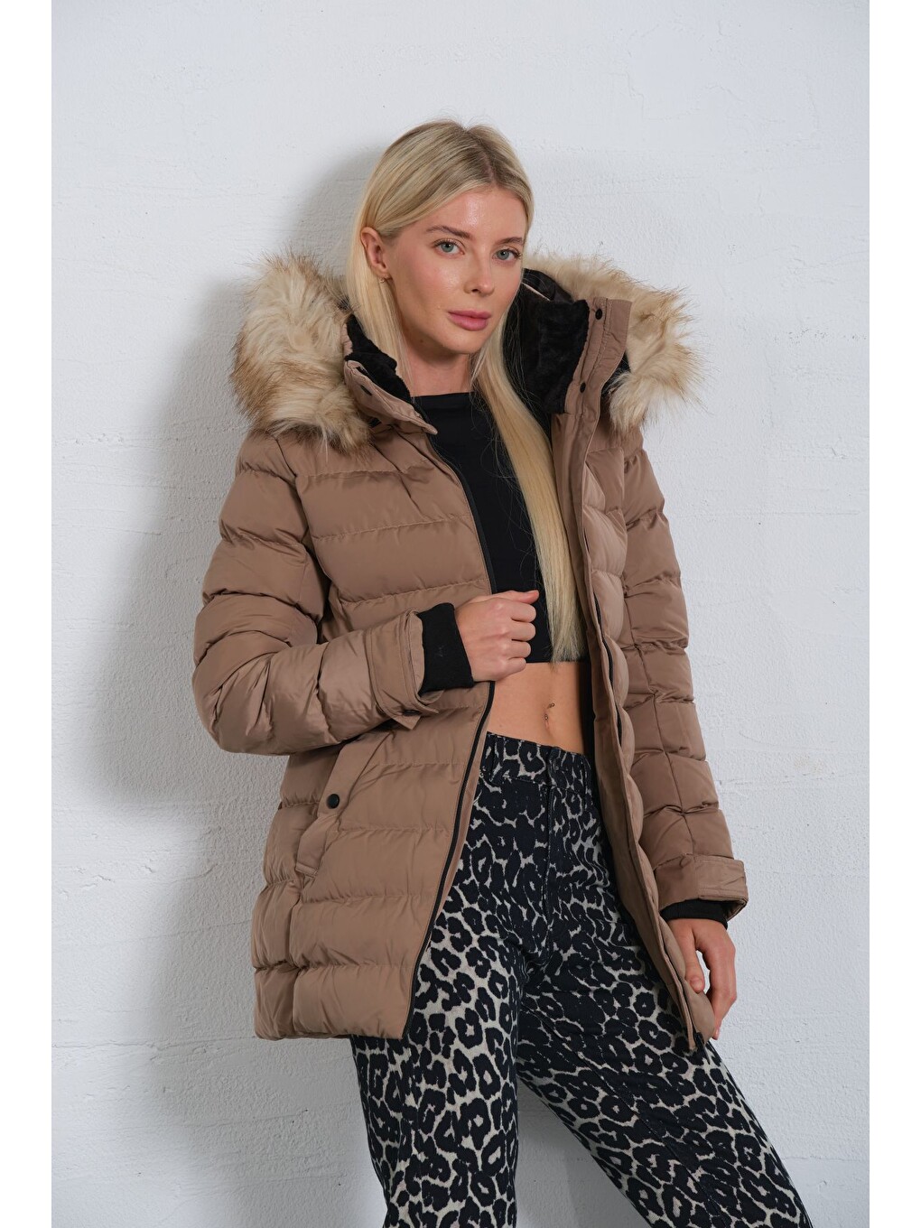 Bej Çıkabilir Suni Kürklü Kapüşon, Su İticili Kumaş, Kadın Anorak Mikro Mont Kaban @jasmin-7