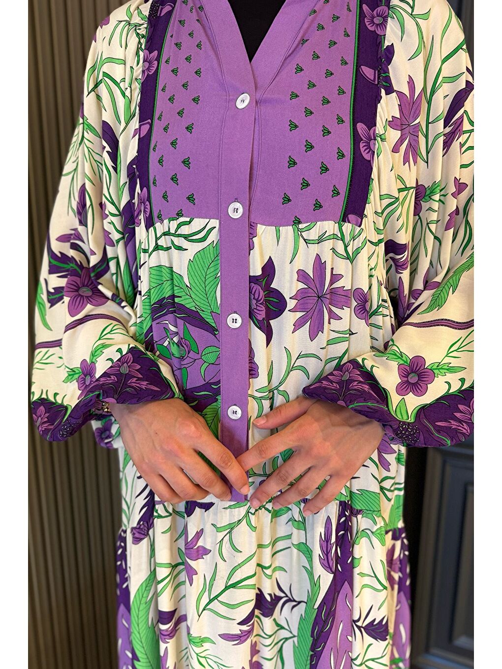 Mor Kadın Ön Düğme Detaylı Desenli Tesettür Elbise-2