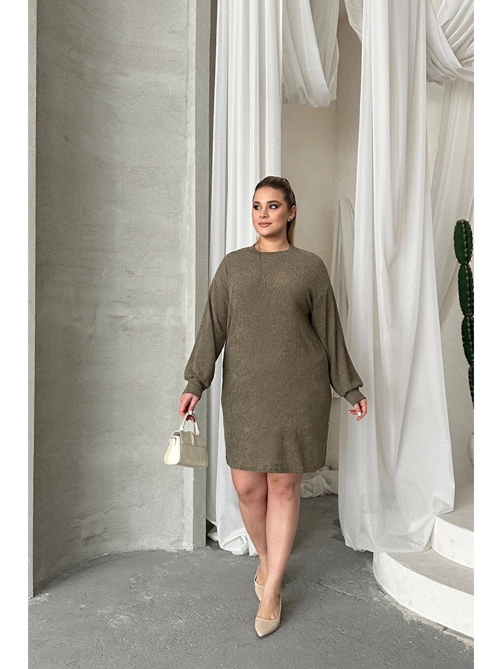 Kahverengi Büyük Beden Uzun Kollu Bisiklet Yaka Düz Kesim Elbise 100-190