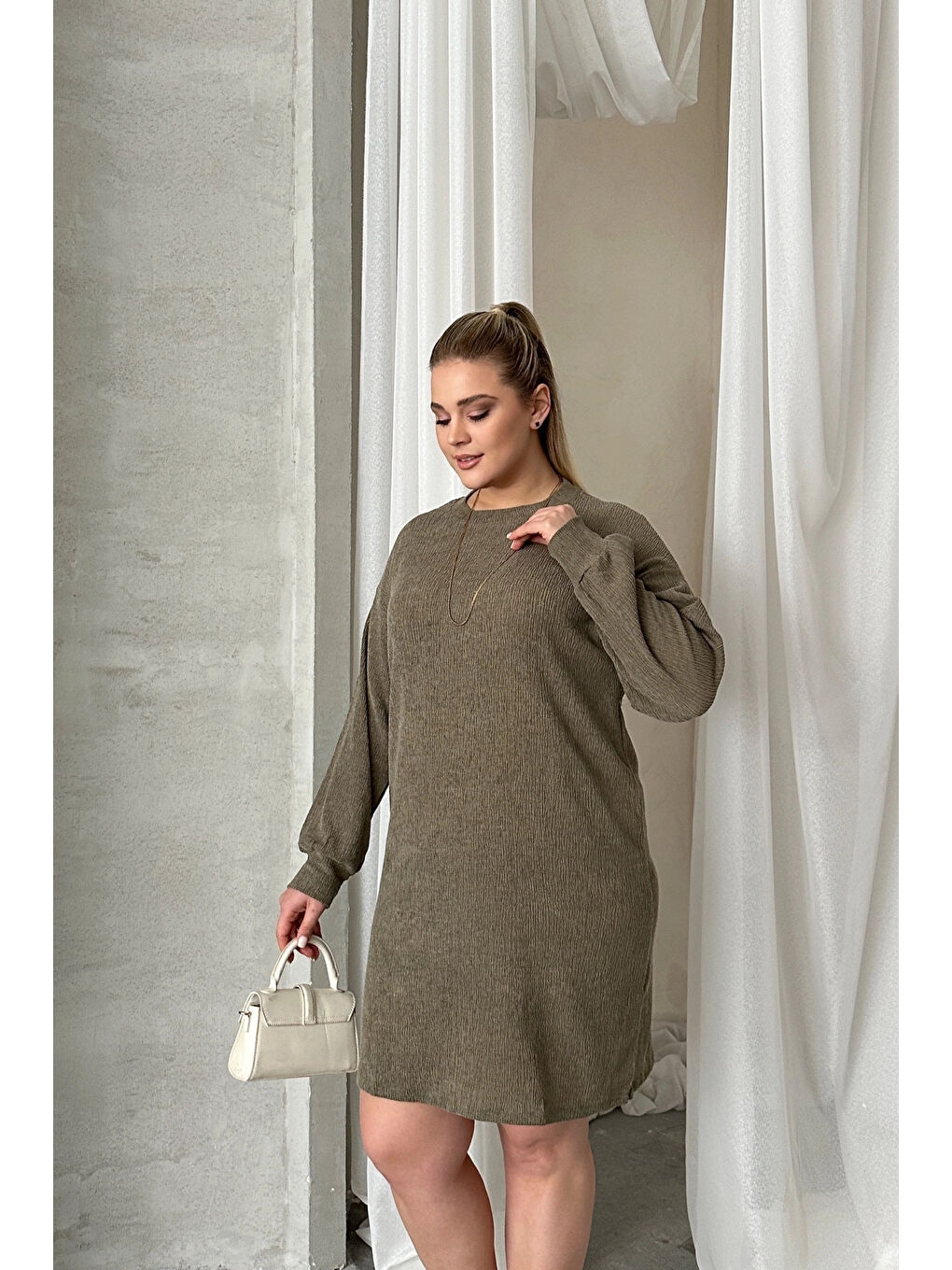 Kahverengi Büyük Beden Uzun Kollu Bisiklet Yaka Düz Kesim Elbise 100-190-1