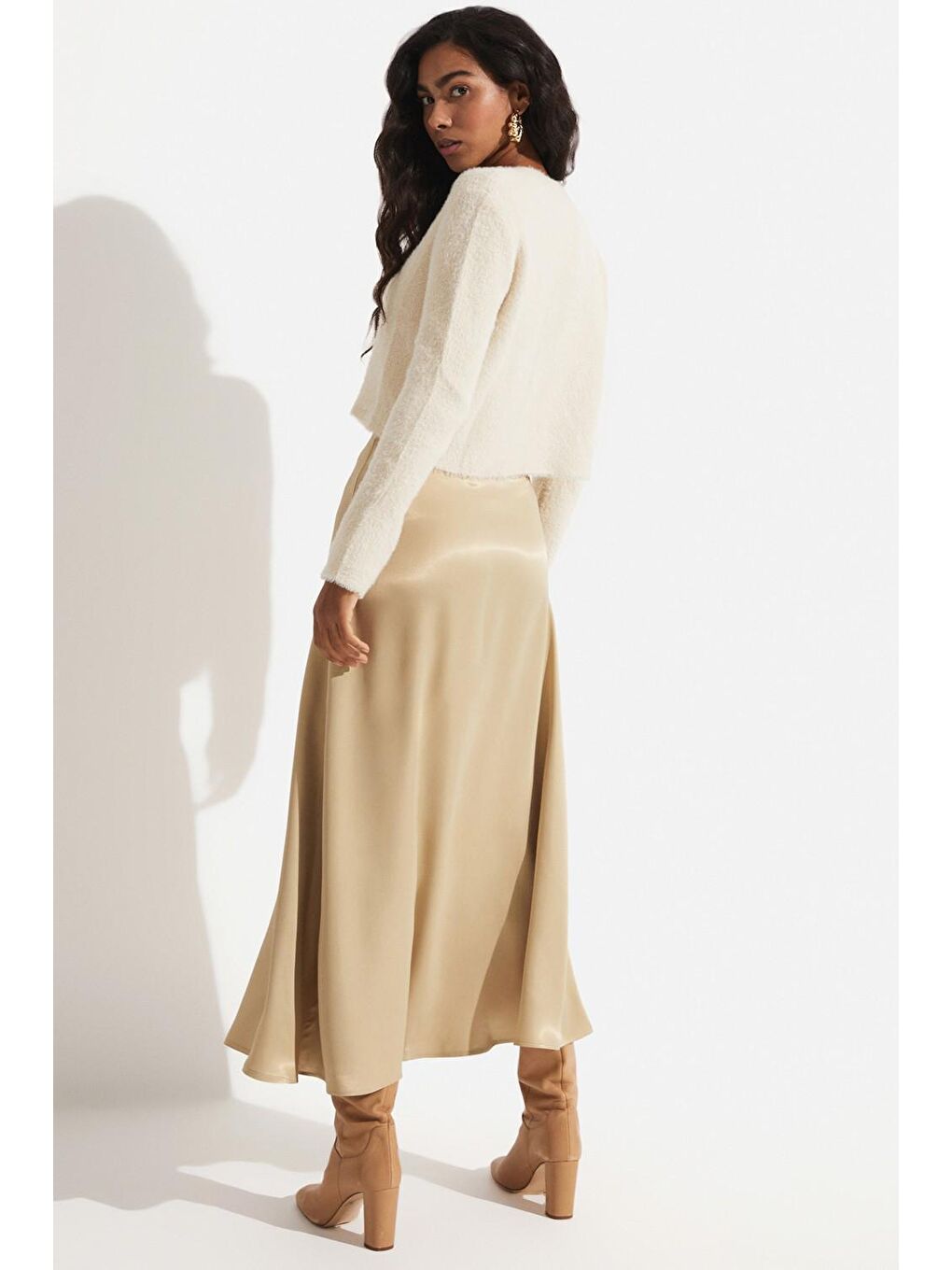 Bej Uzun Saten Etek-3