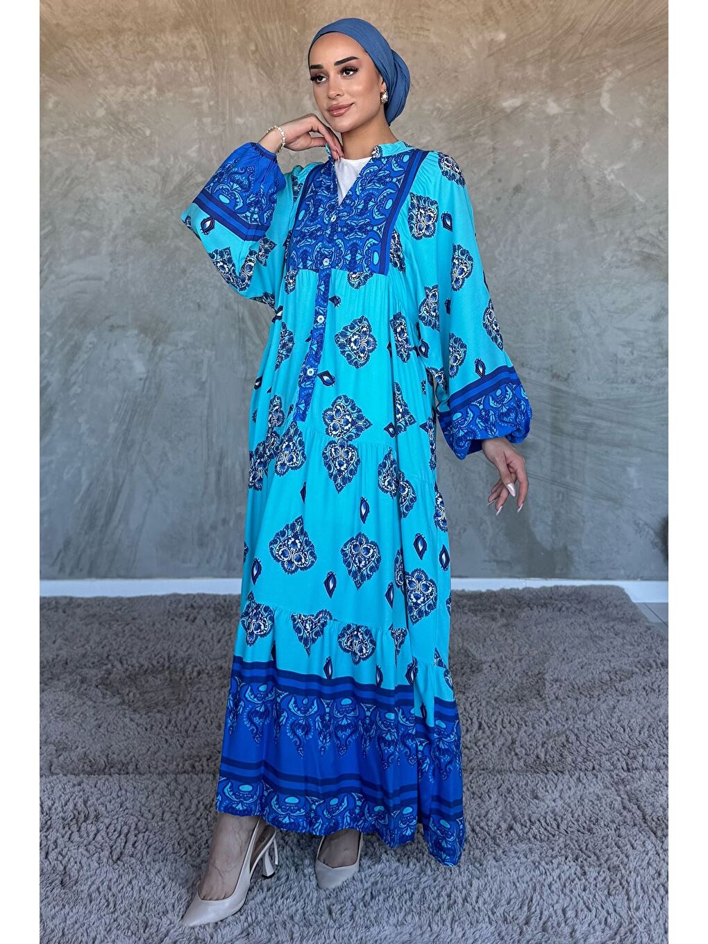 Mavi Kadın Ön Düğme Detaylı Desenli Tesettür Elbise