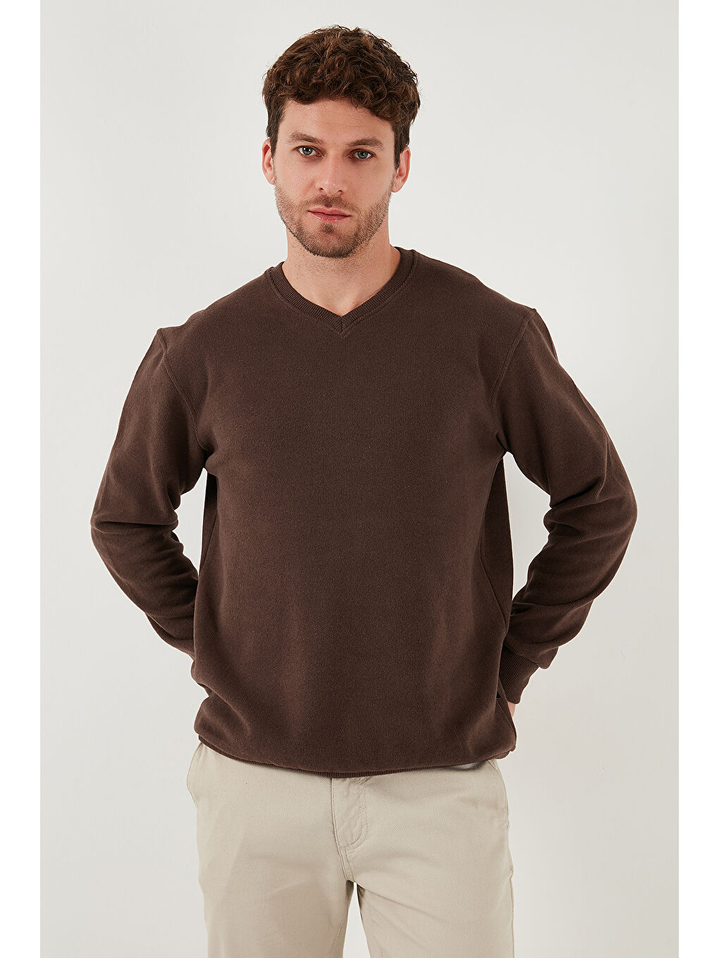 Kahverengi Pamuklu Regular Fit V Yaka Büyük Beden Kazak 456202-3