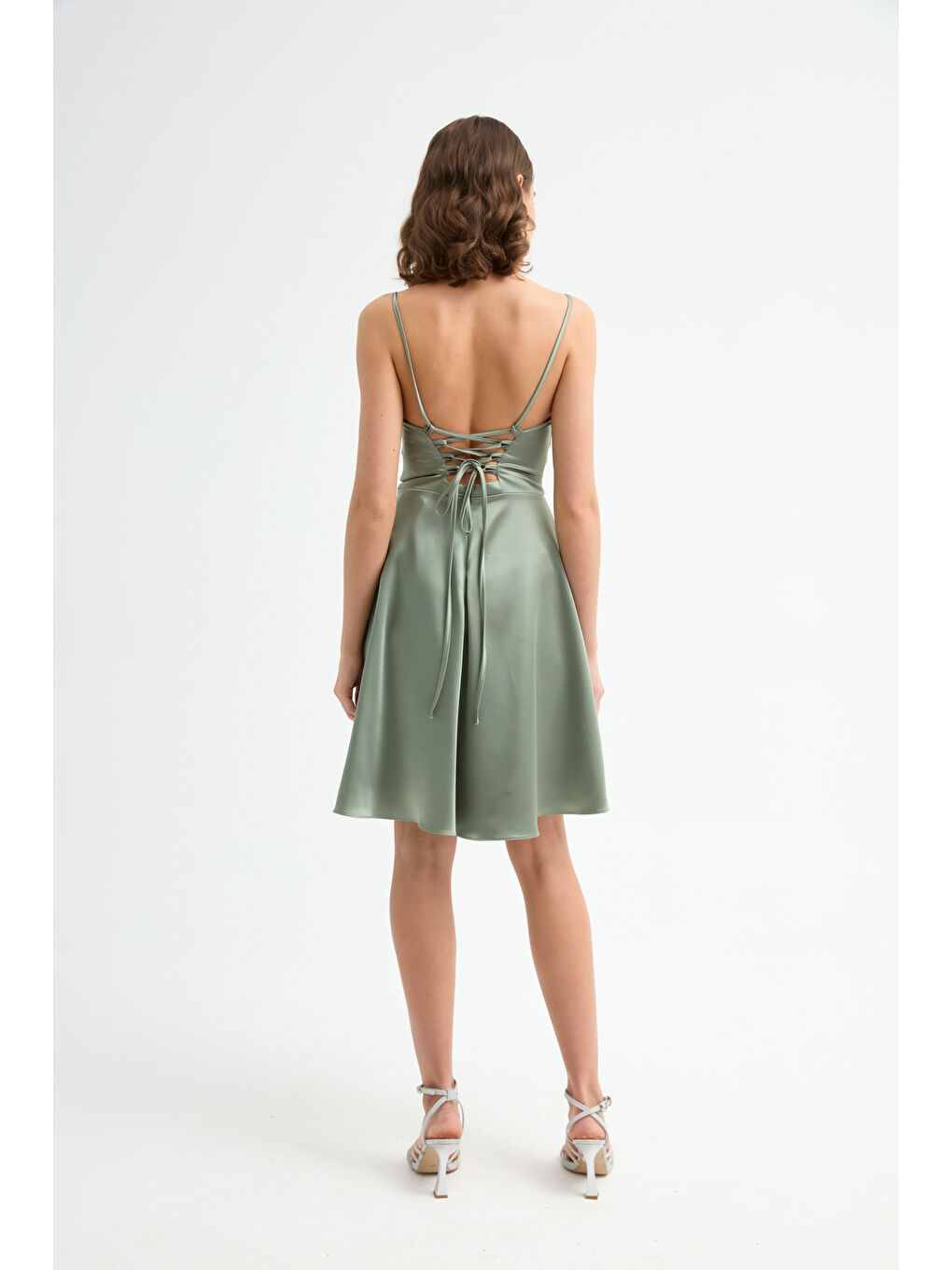Kadın Mint Yeşili Volanlı Yırtmaçlı Kısa Saten Abiye & Mezuniyet Elbisesi-4