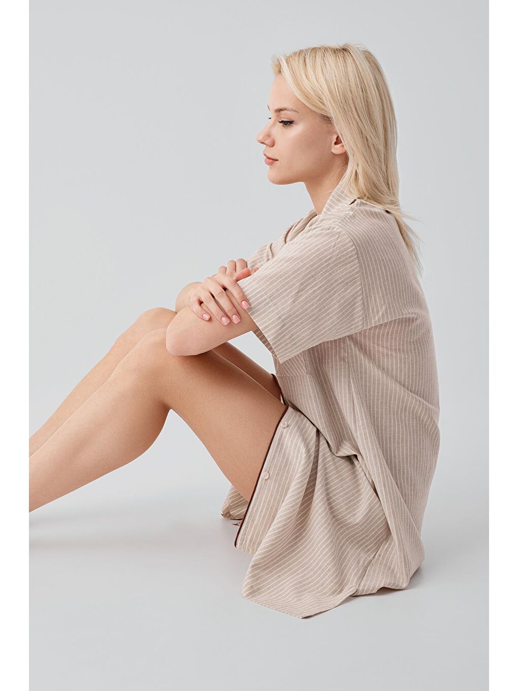 Bej Kısa Kollu Çizgili Düğmeli Dokuma %100 Pamuk Pamuk Gecelik 19108-8