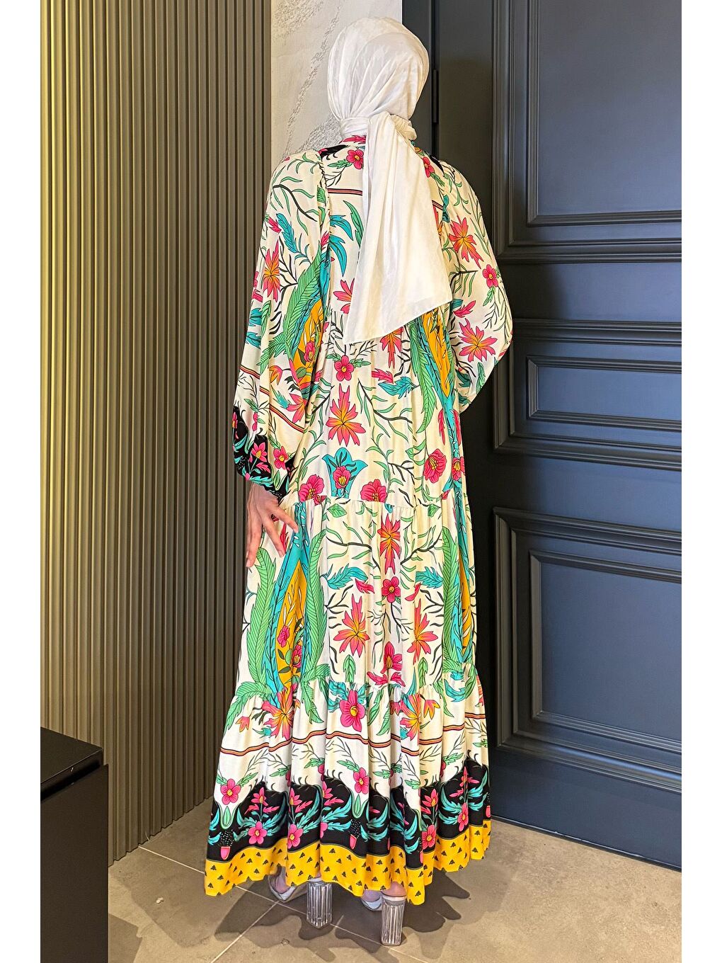 Kahverengi Kadın Ön Düğme Detaylı Desenli Tesettür Elbise-3