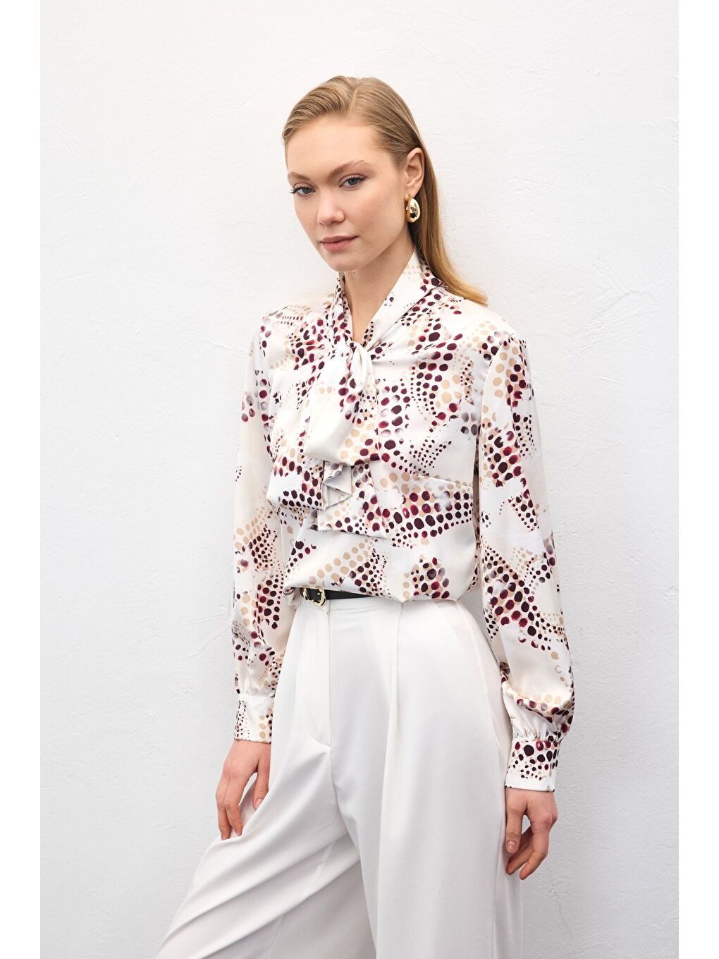Fular Detaylı Desenli Bluz - Ekru-3