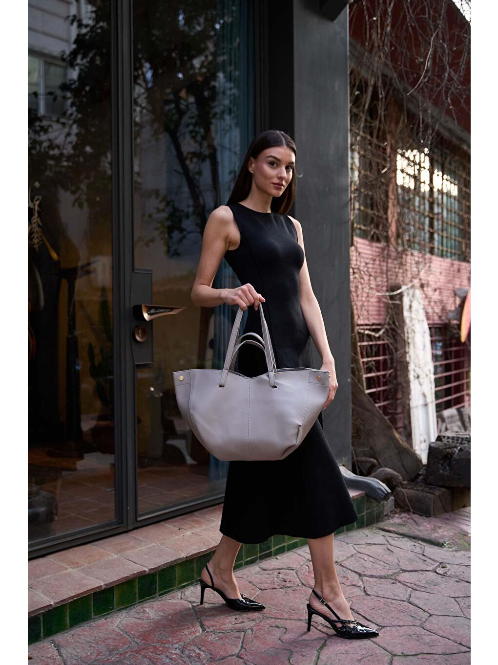 Deri Görünümlü Cüzdan Detaylı El Ve Omuz Çantası Gri