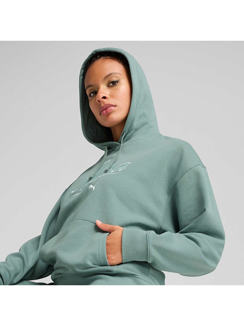 Yeşil ESS SCRIPT Comfort Kadın Kapüşonlu SWEATSHIRT