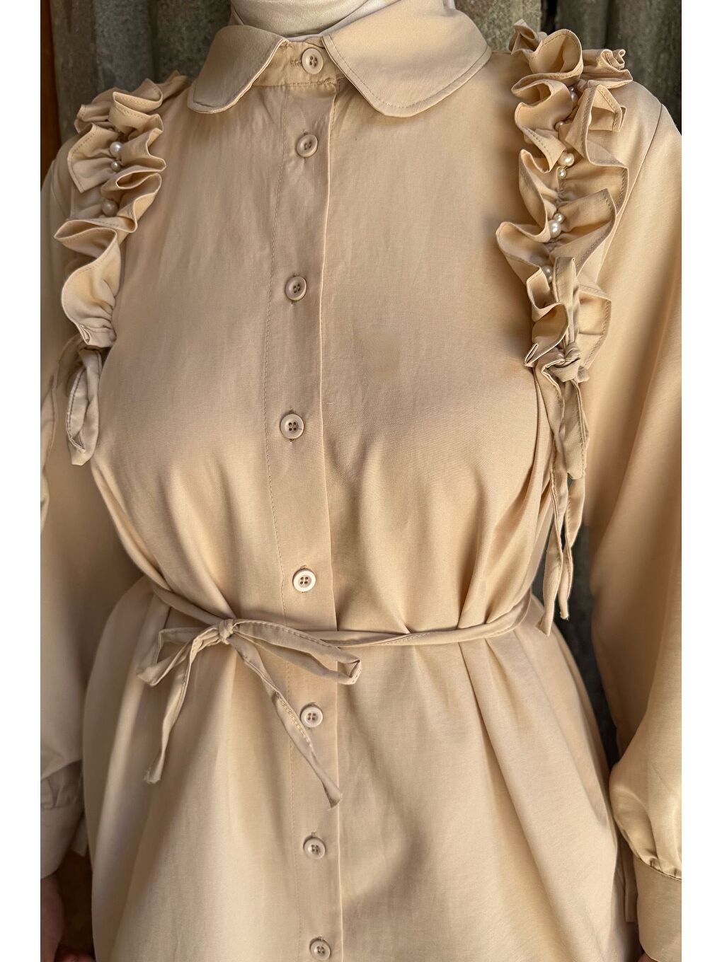 Bej Omuz Büzgülü İncili Tesettür Gömlek Tunik-4