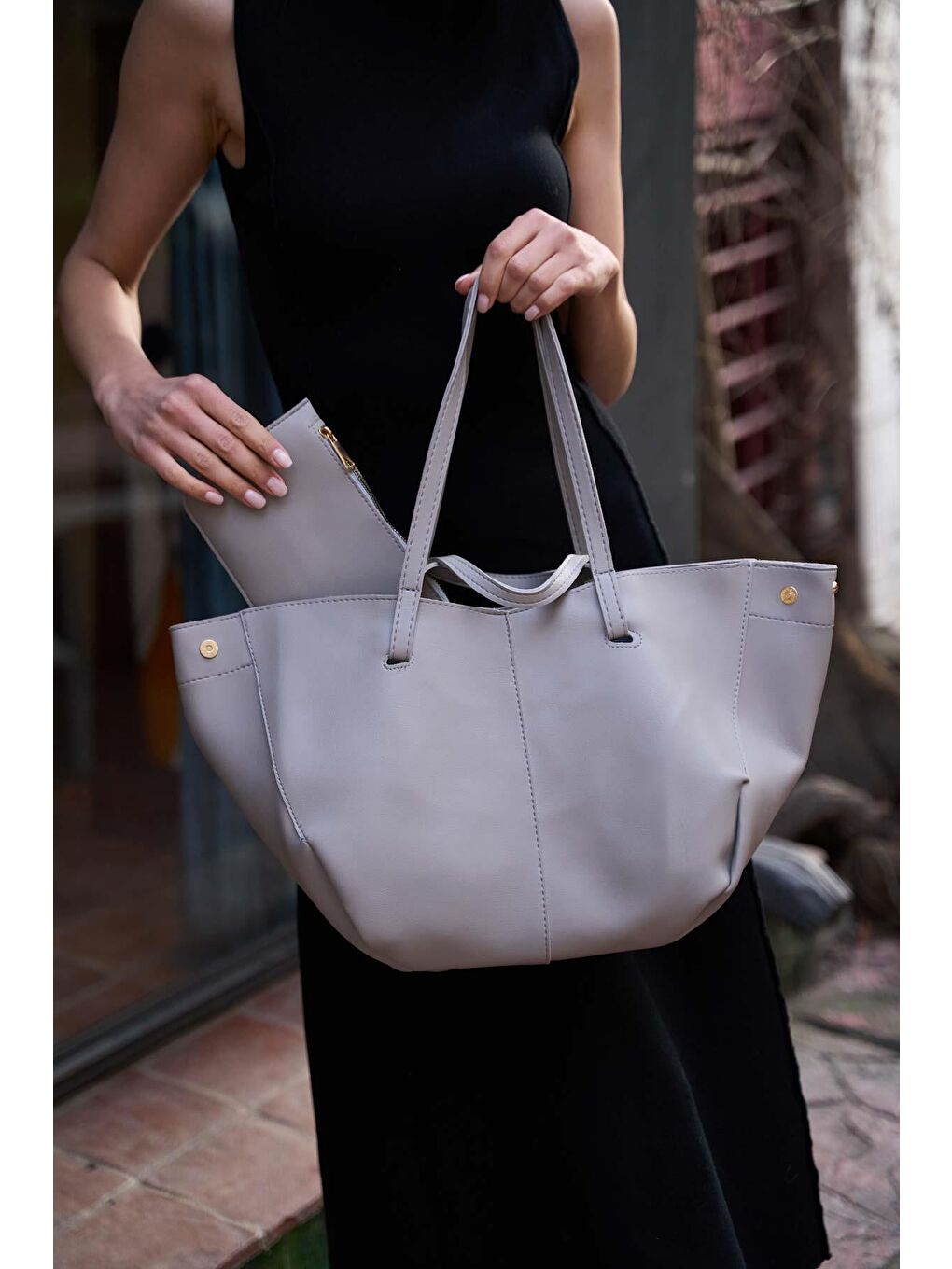 Deri Görünümlü Cüzdan Detaylı El Ve Omuz Çantası Gri-2