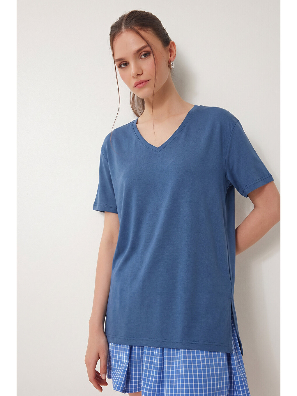 V Yaka Yırtmaçlı Viskon T-shirt Kobalt Mavi Lrn0039-1