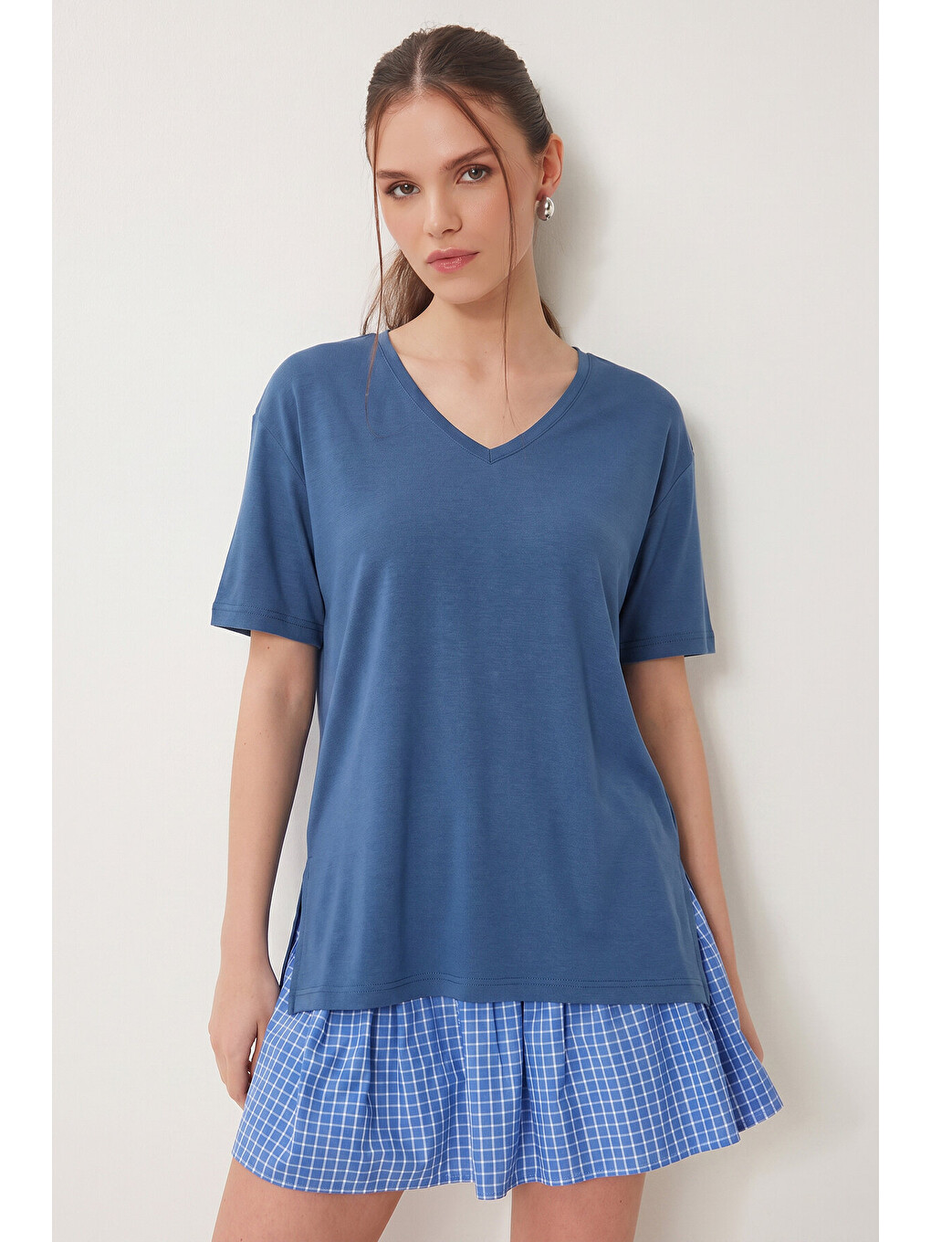 V Yaka Yırtmaçlı Viskon T-shirt Kobalt Mavi Lrn0039-2