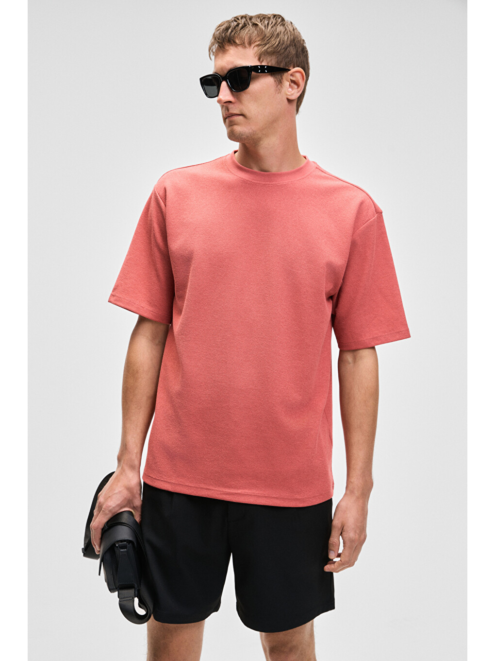 Kahverengi Chıc Erkek Relaxed Fit Dokulu Pamuk Kumaş Kiremit T-shirt-2