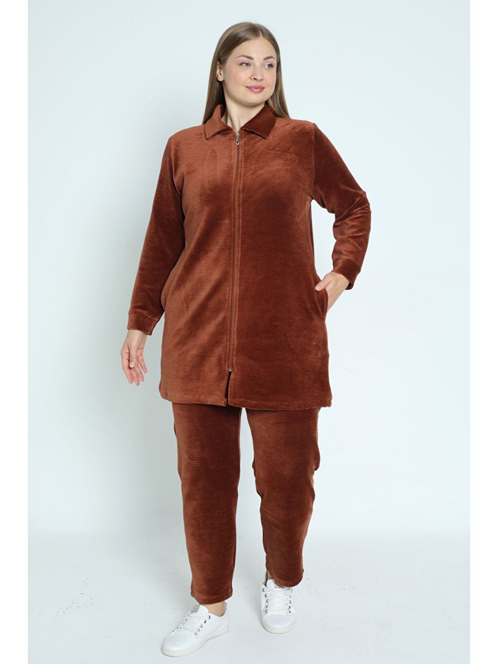 Kahverengi kadın büyük beden haki fermuarlı cepli uzun kollu pamuklu kadife alt üst takım-1