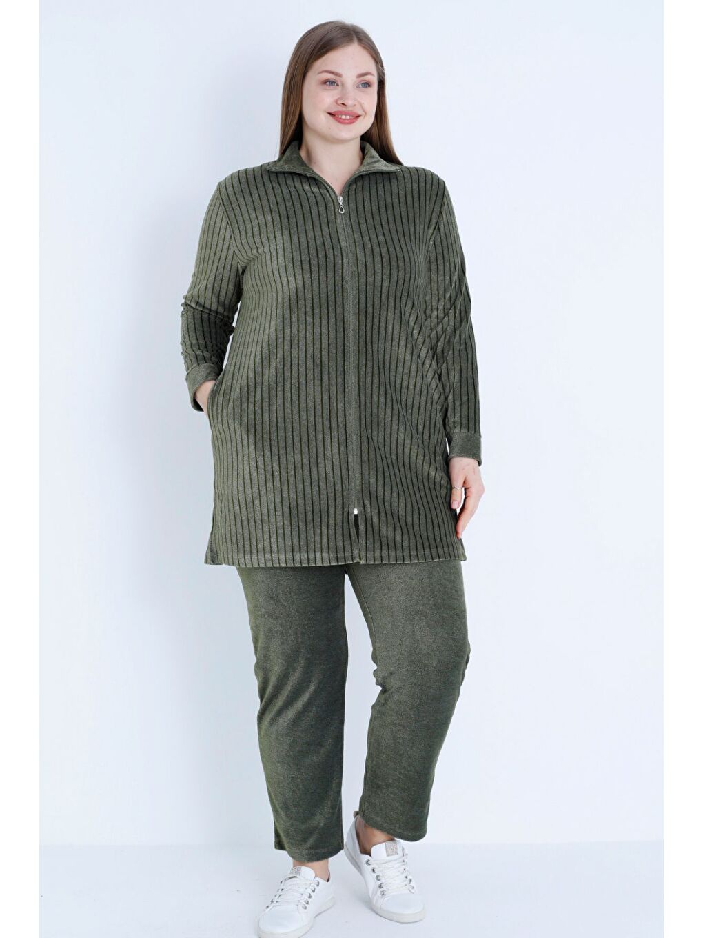 Haki Kadın Büyük Beden Çizgi Desenli Uzun Kollu Fermuarlı Cepli Pamuklu Kadife Alt Üst Takım-1
