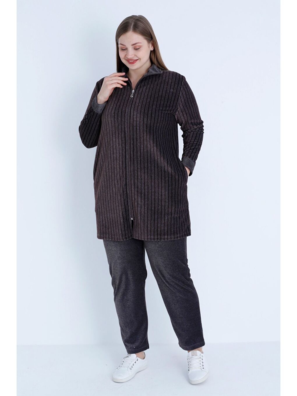 Kahverengi Kadın Büyük Beden Çizgi Desenli Uzun Kollu Fermuarlı Cepli Pamuklu Kadife Alt Üst Takım-1