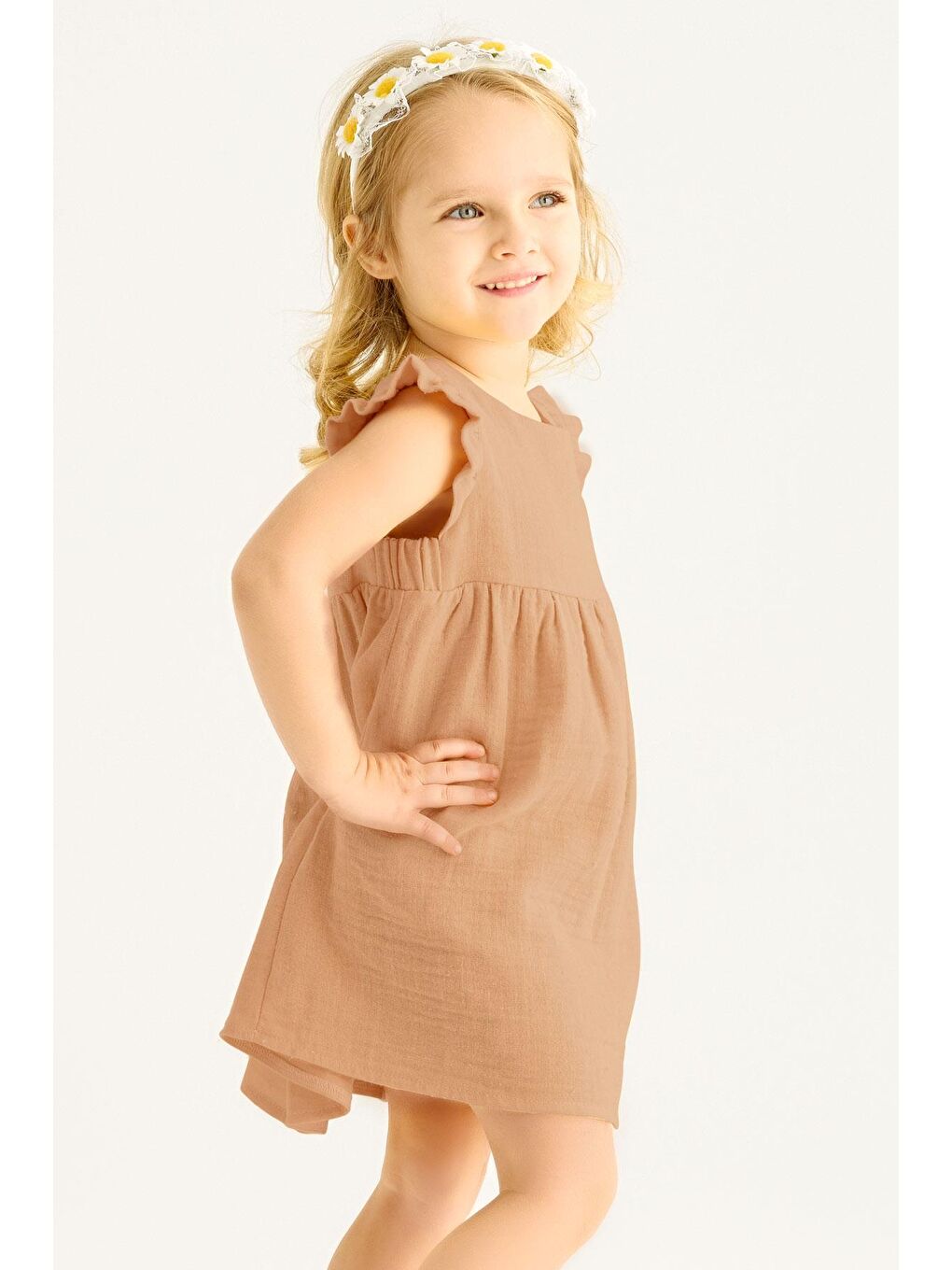 Kahverengi Bisiklet Yaka Omuzları Fırfırlı Açık Kahve Renk Kız Çocuk Elbise-1