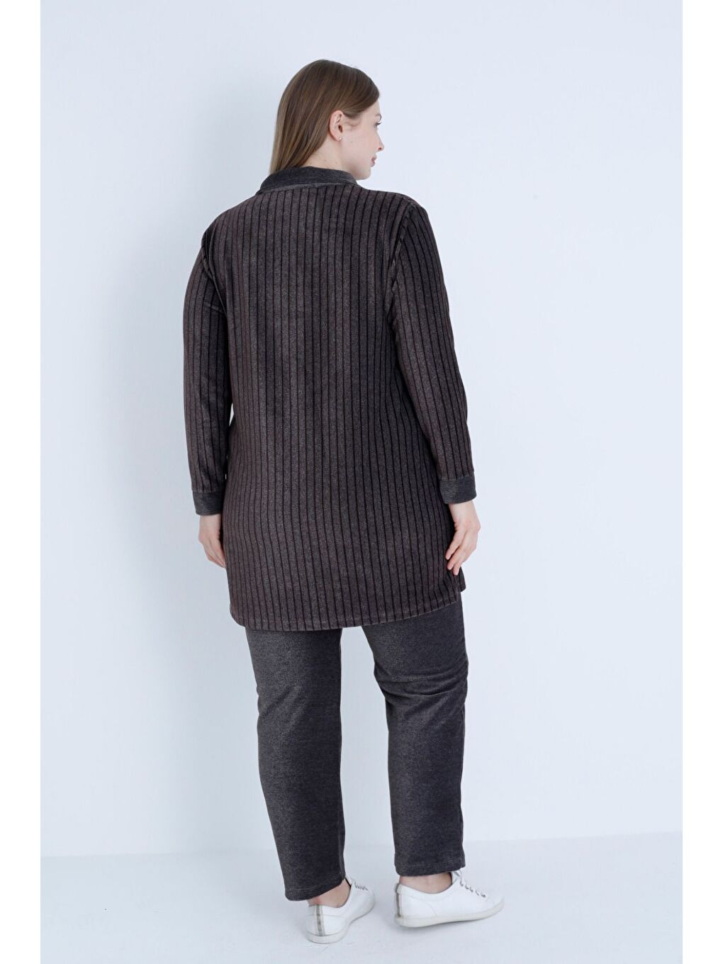 Kahverengi Kadın Büyük Beden Çizgi Desenli Uzun Kollu Fermuarlı Cepli Pamuklu Kadife Alt Üst Takım-3