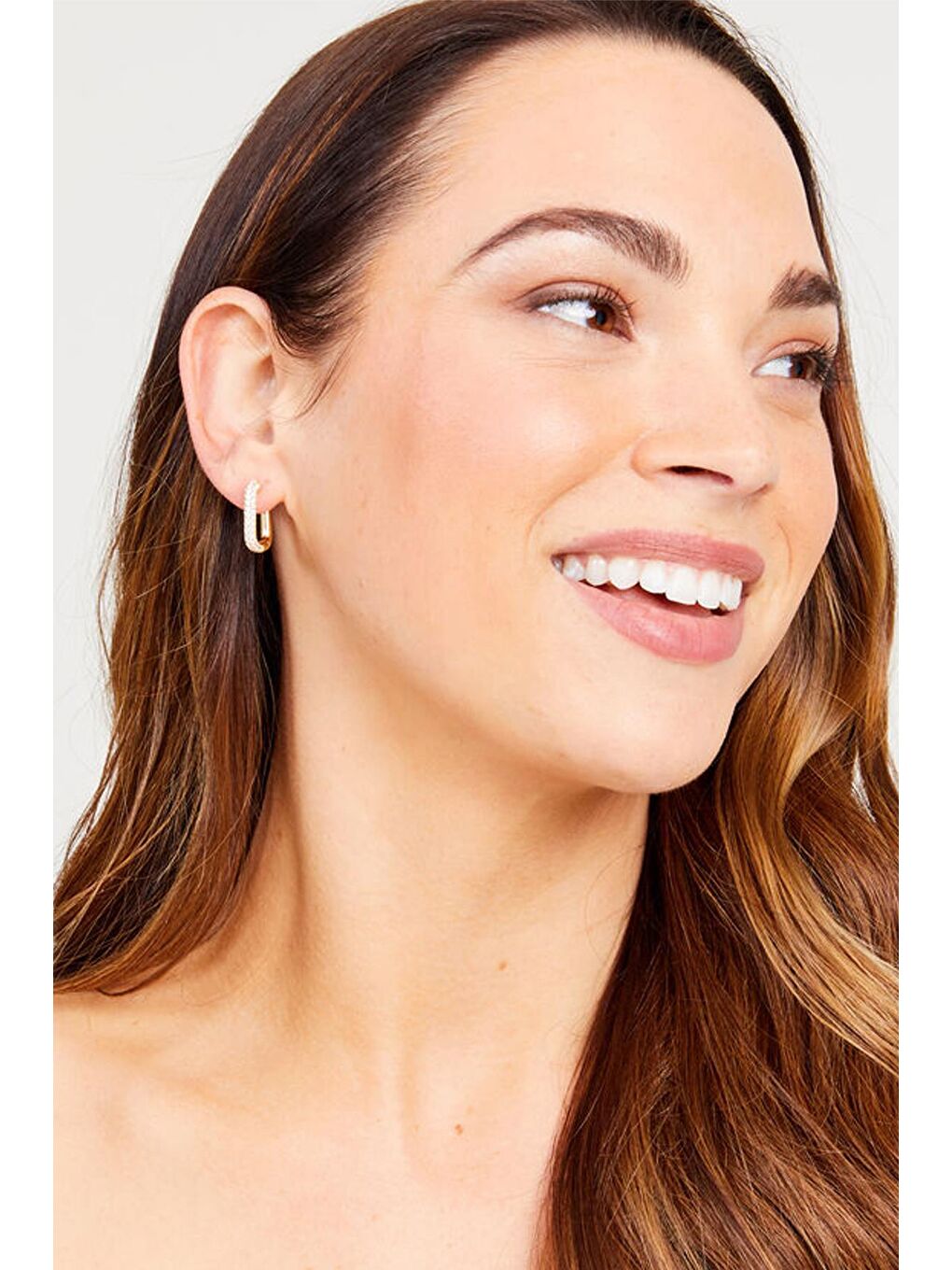 Sarı Anı Yaşa Minimal Gömme Taşlı Huggie Küpe-4