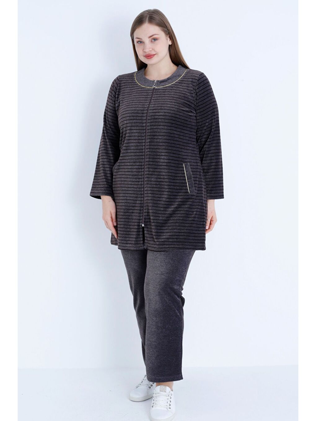 kadın Kahverengi Çizgi Desenli Uzun Kollu Biyeli Fermuarlı Büyük Beden Pamuklu Kadife Alt Üst Takım