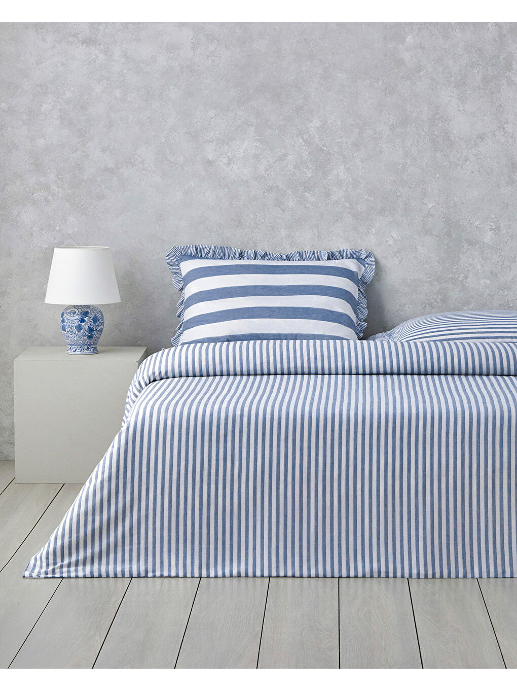 Calm Horizon İpliği Boyalı Çift Kişilik Nevresim Takımı 200x220 cm Mavi-1