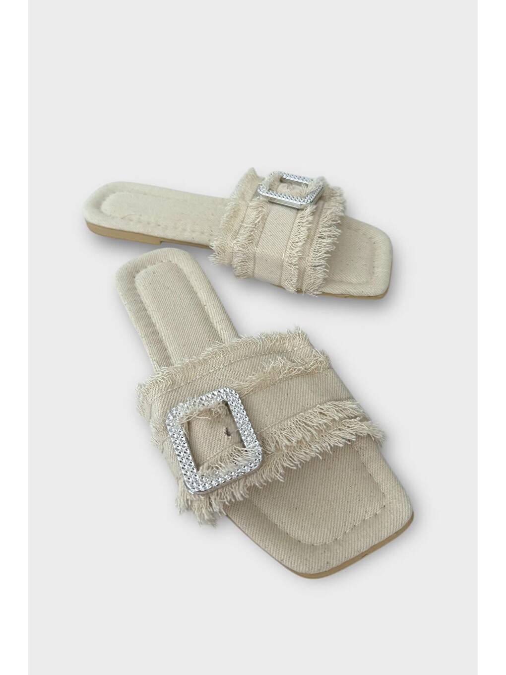 Ekru Kadın Püskül Detay Tokalı Denim Terlik Krem-1