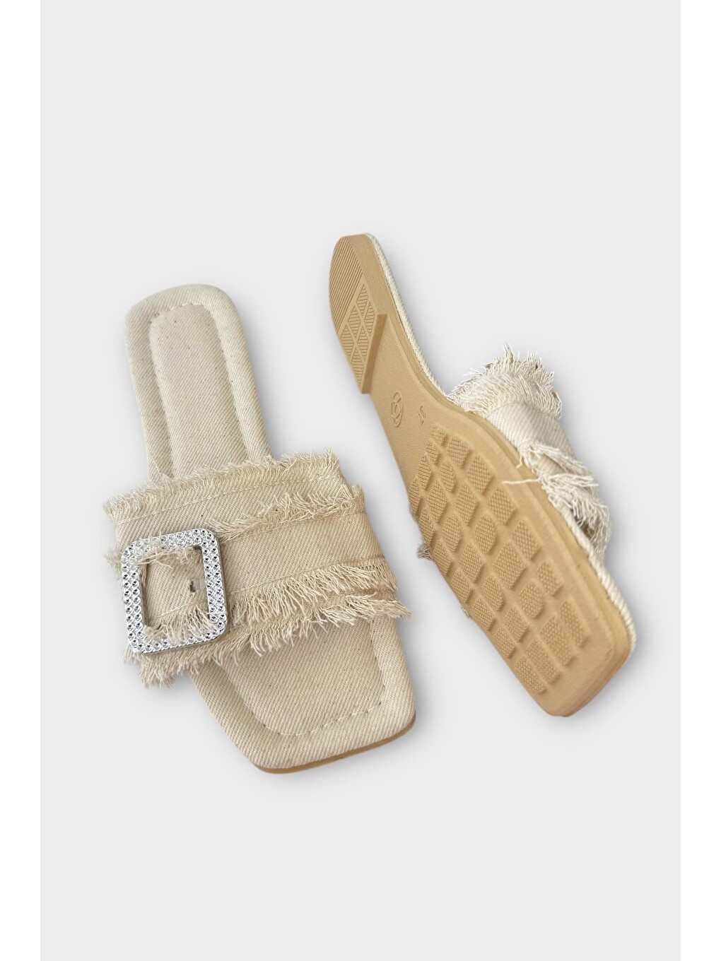 Ekru Kadın Püskül Detay Tokalı Denim Terlik Krem-3