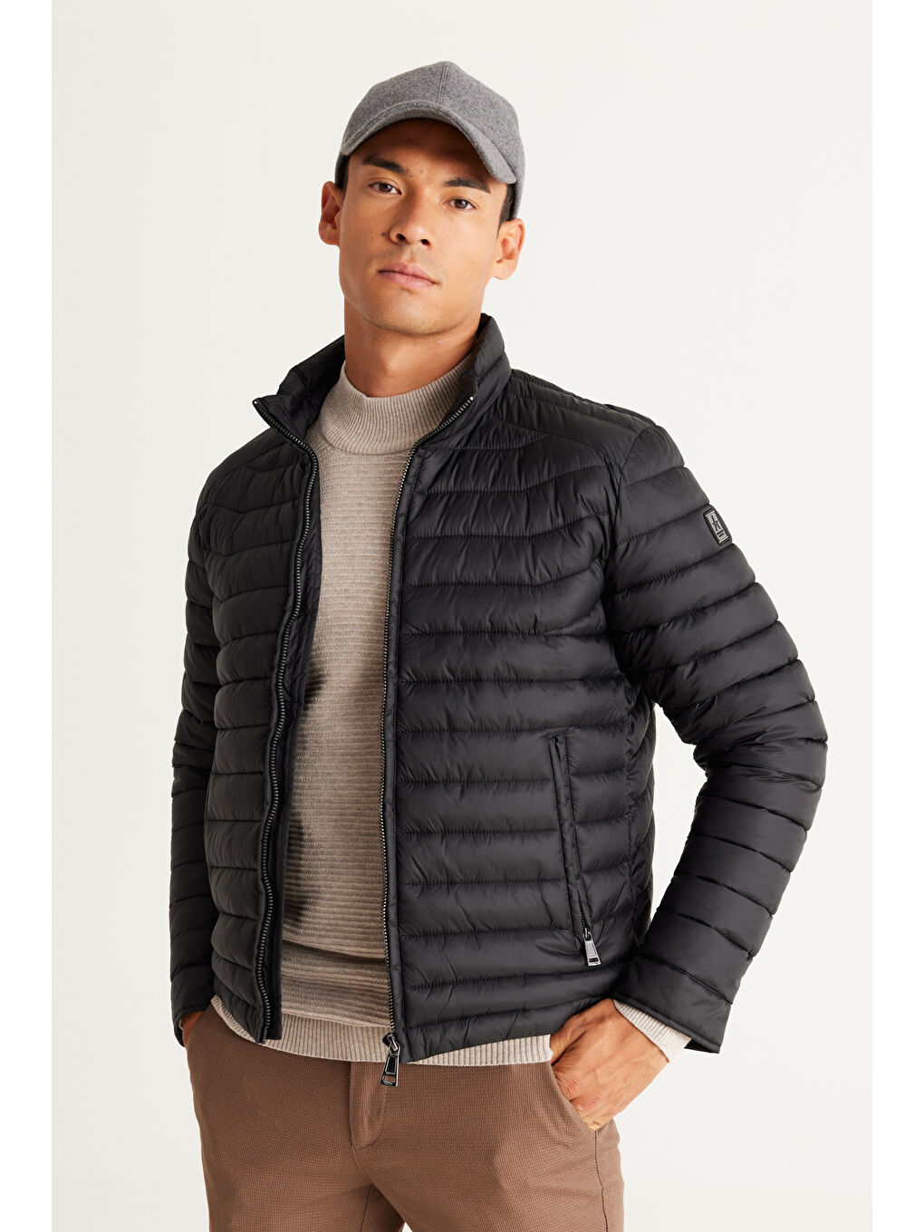 Erkek Siyah Standart Fit Normal Kesim Dik Yaka Mont-5