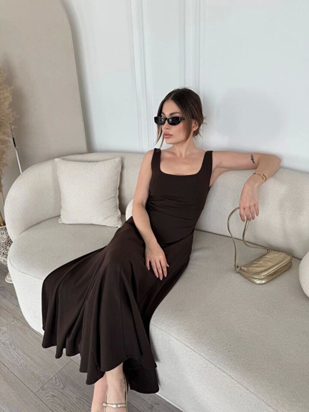 Sırt Dekolteli Kolsuz Uzun Elbise - Kahverengi-3