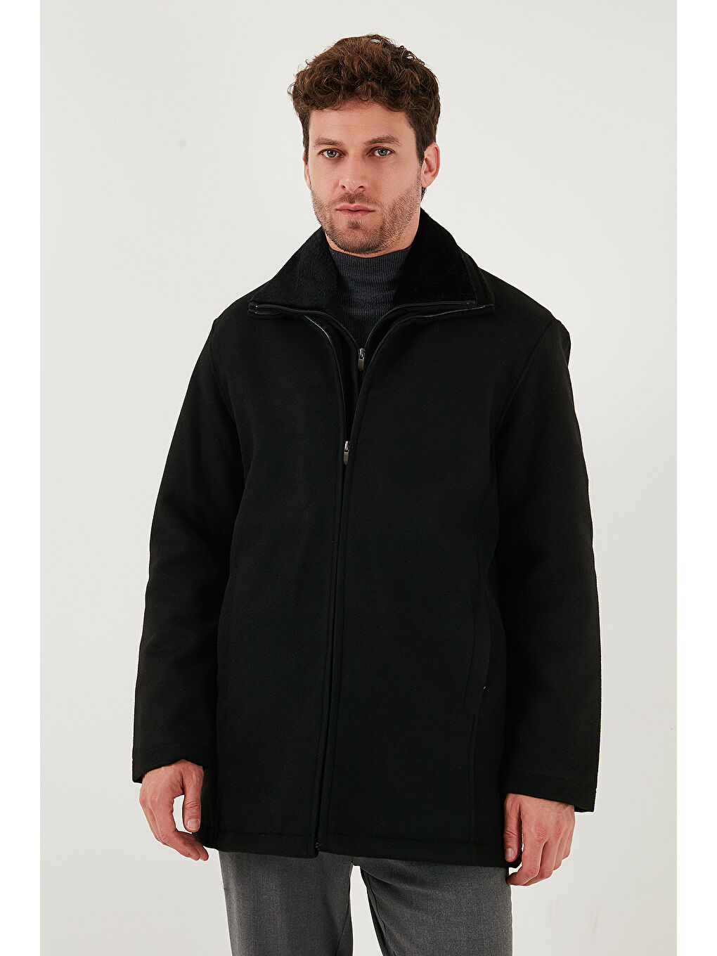 Siyah Slim Fit Çıkarılabilir Tüylü Yaka Detaylı Astarlı Kaşe Kaban 58400217