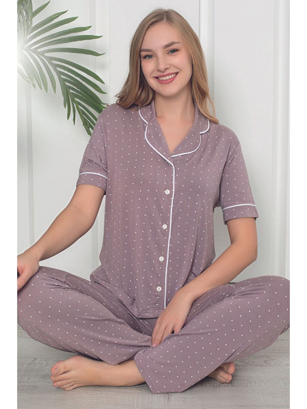 Beyaz Kadın çiçek desenli düğmeli kısa kol örme pijama takımı