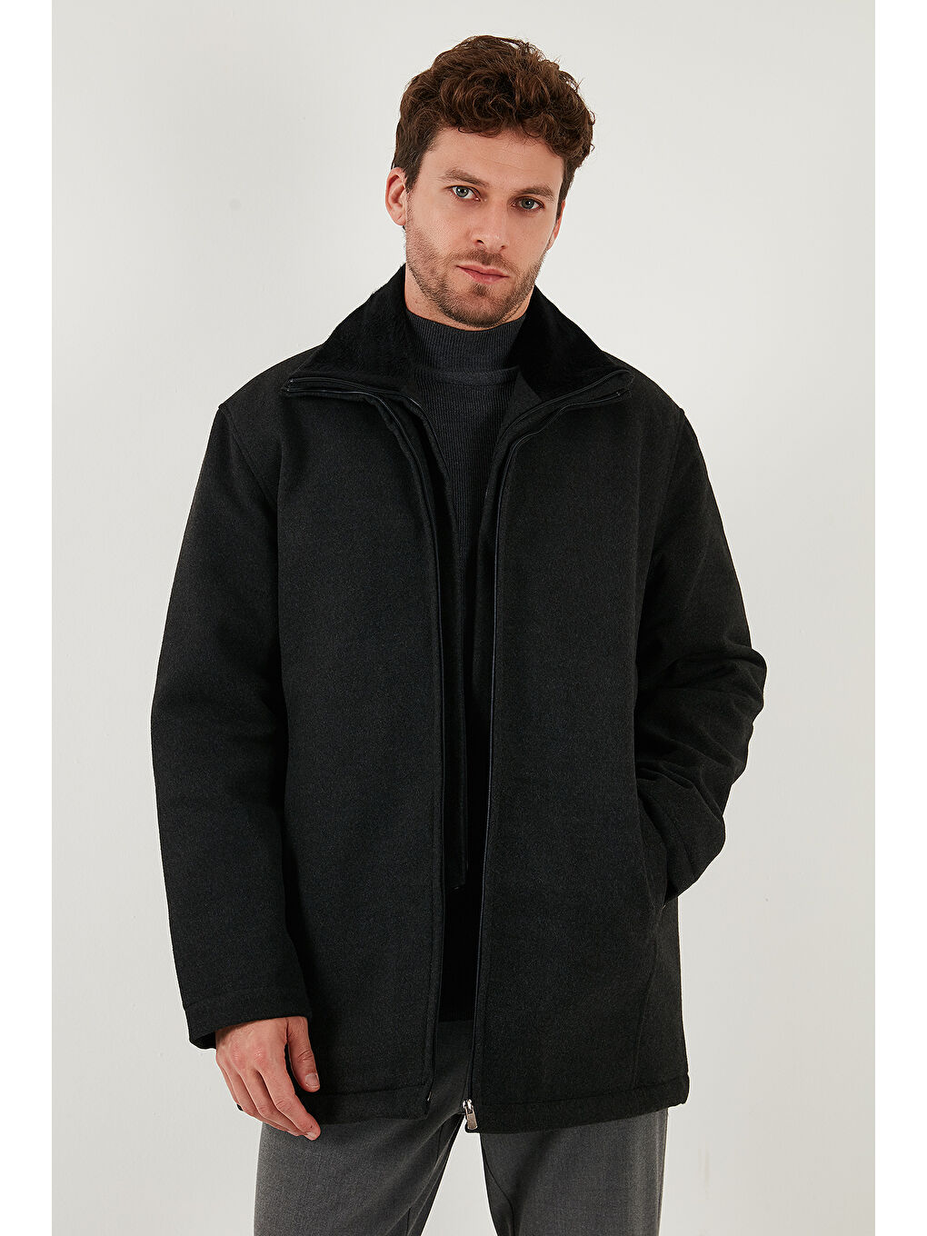 Gri Slim Fit Çıkarılabilir Tüylü Yaka Detaylı Astarlı Kaşe Kaban 58400217