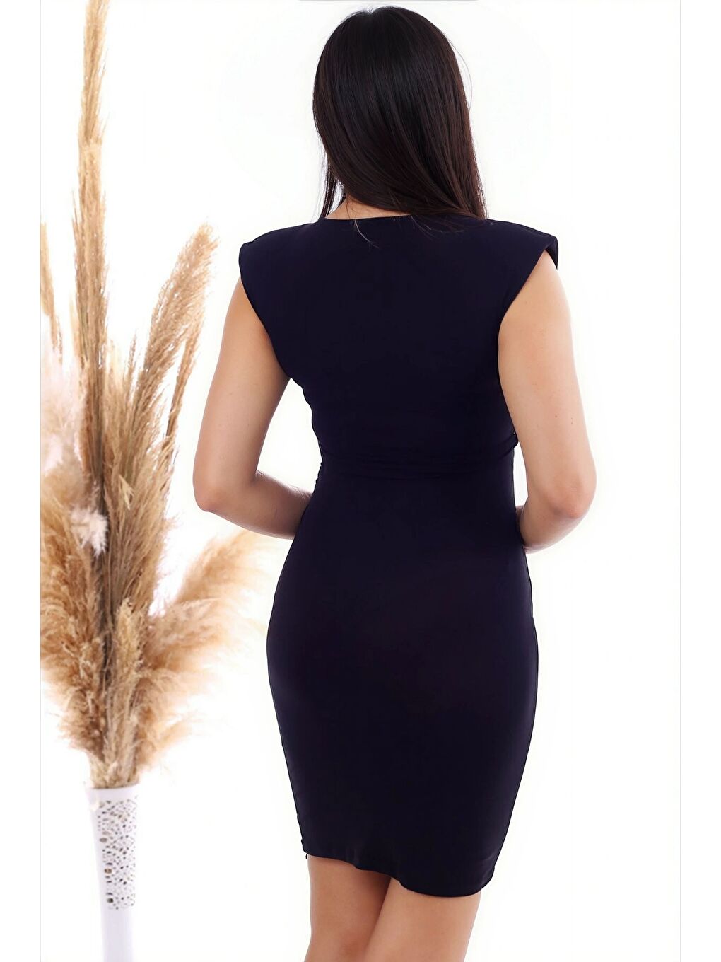 Siyah Örme Krep Beli Kuşaklı Omuzu Vatkalı Elbise SIYAH-1