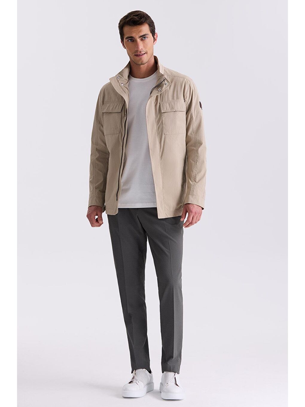 Bej Comfort Fit Dik Yaka Mevsimlik Spor Mont-1