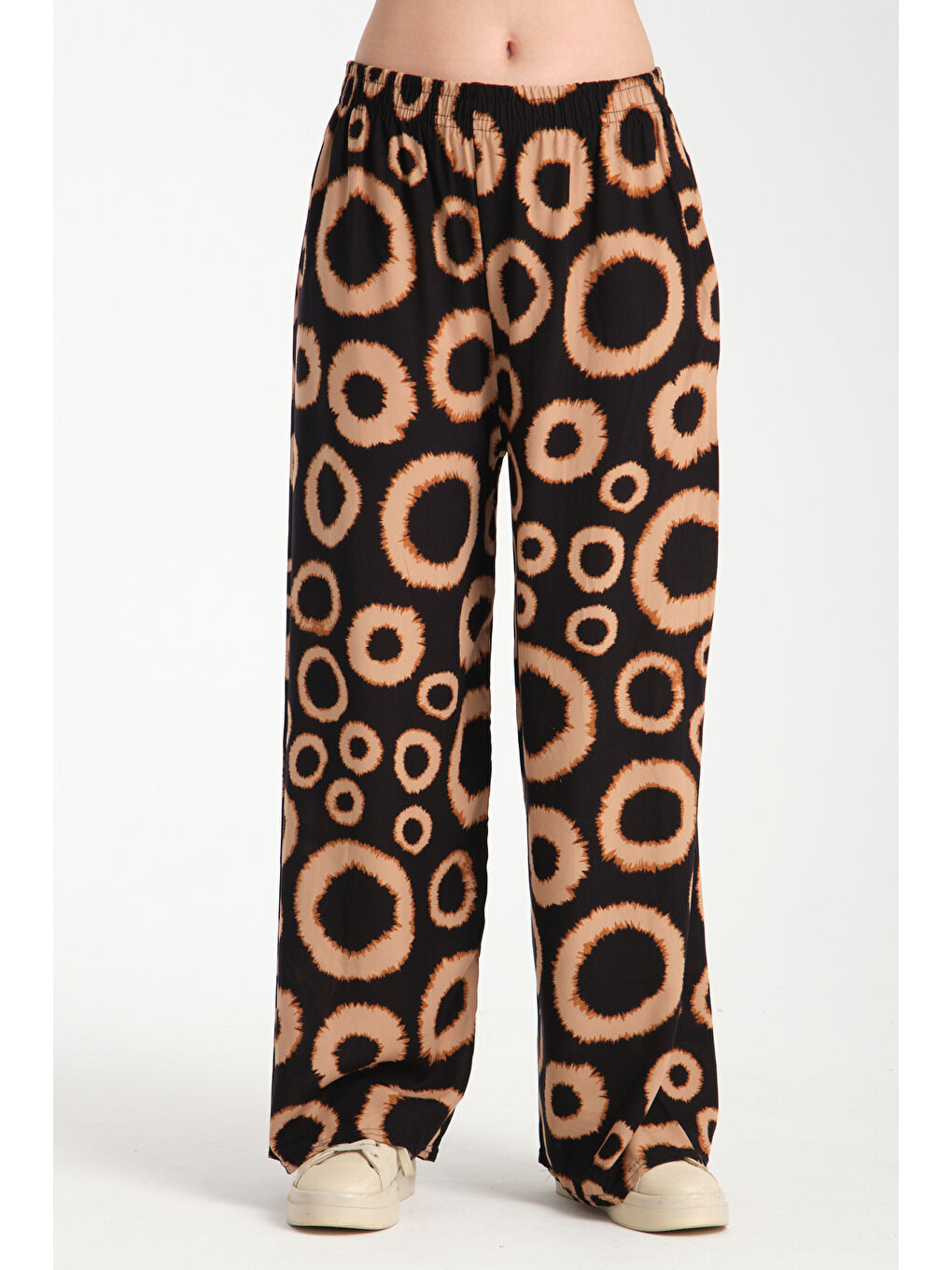 Siyah Kadın Yuvarlak Desenli Dökümlü Viskon Pantolon 1082