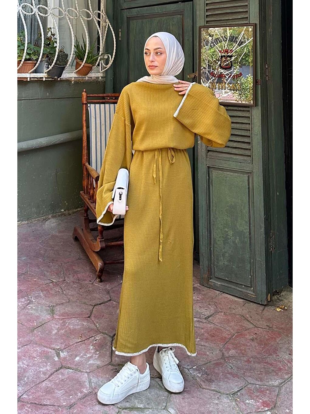 Kol-Etek Ucu Nakışlı Triko Elbise Yağ Yeşili