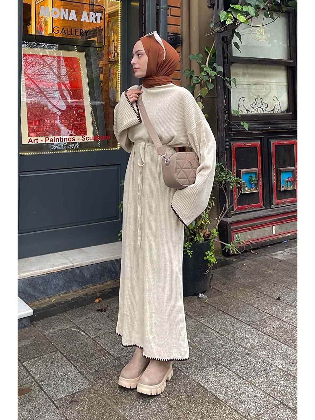 Ekru Kol-Etek Ucu Nakışlı Triko Elbise Krem