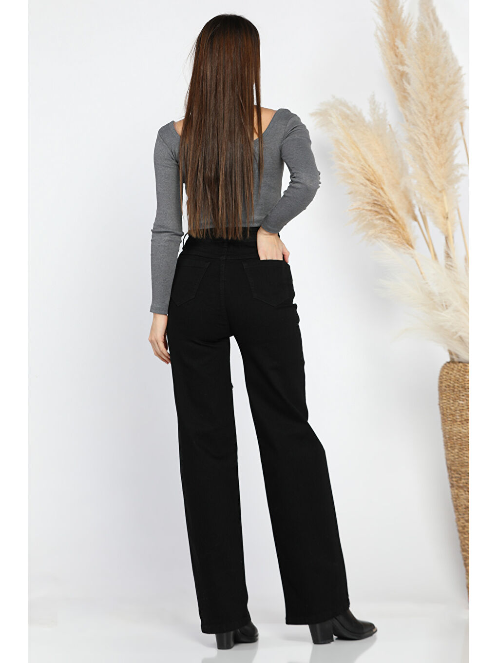 Siyah Kadın Yüksek Bel Püskül Detaylı Bol Paça Jean Pantolon-2