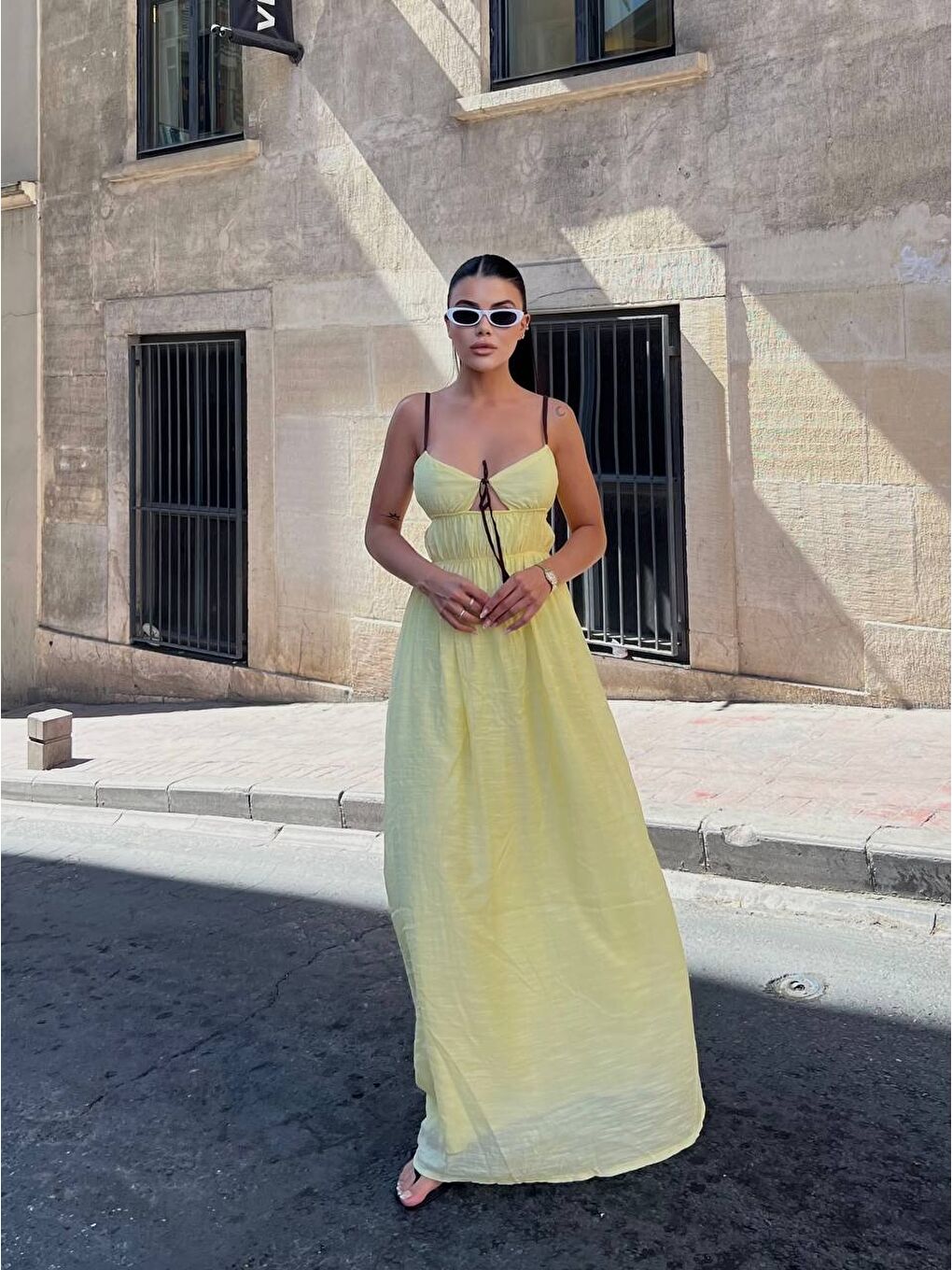 Askılı Göğüs Bağlama Detay Keten Elbise Sarı-1