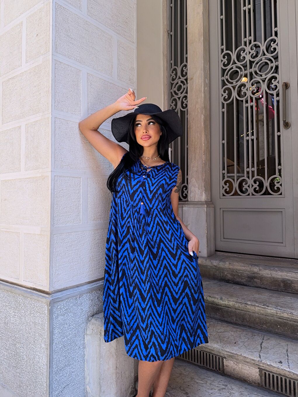 Lacivert Yaka Bağcık Detay Desenli Viskon Elbise