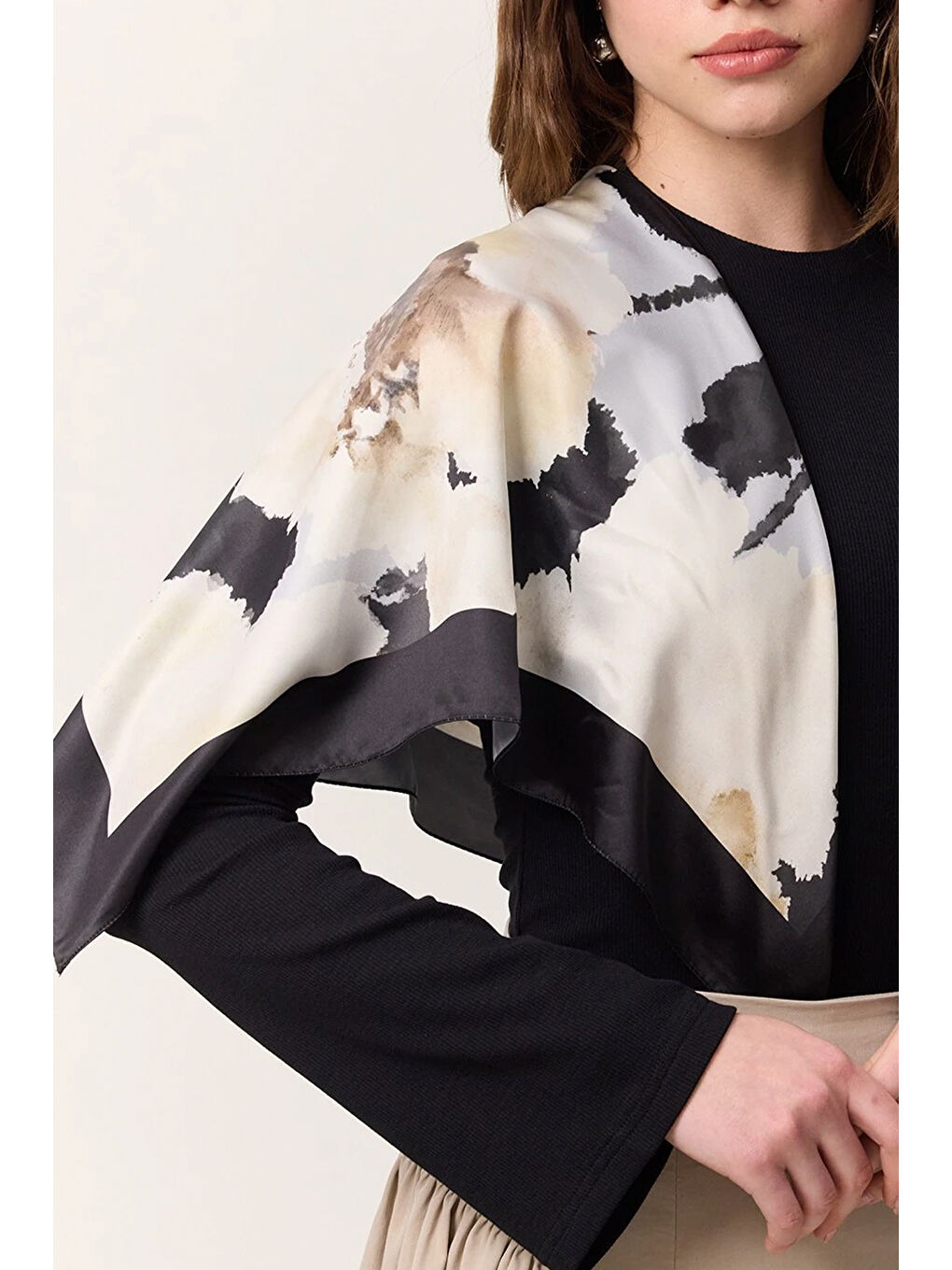 Ekru Desenli Saten Fular Ruby-1