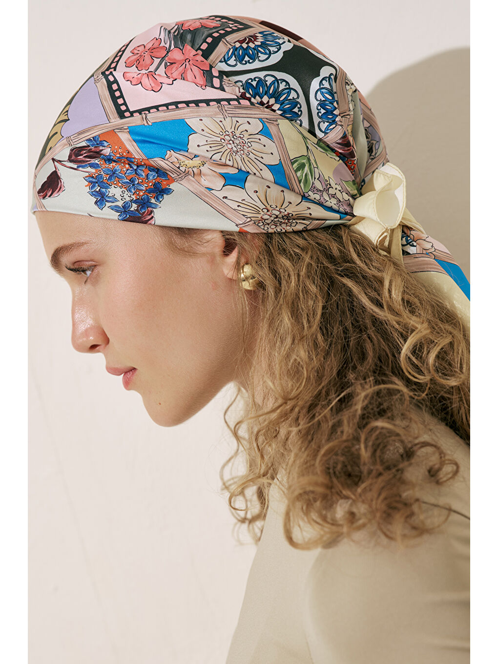 Sarı Saten Desenli Fular Şal Guel-1