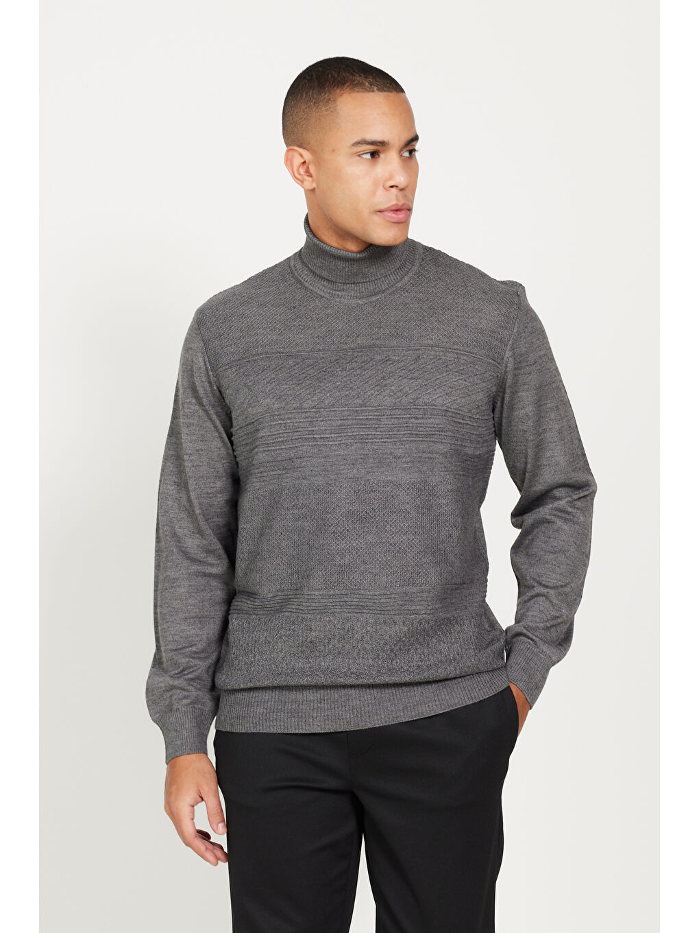 Erkek Gri Melanj Standart Fit Normal Kesim Tam Balıkçı Yaka Jakarlı Triko Kazak