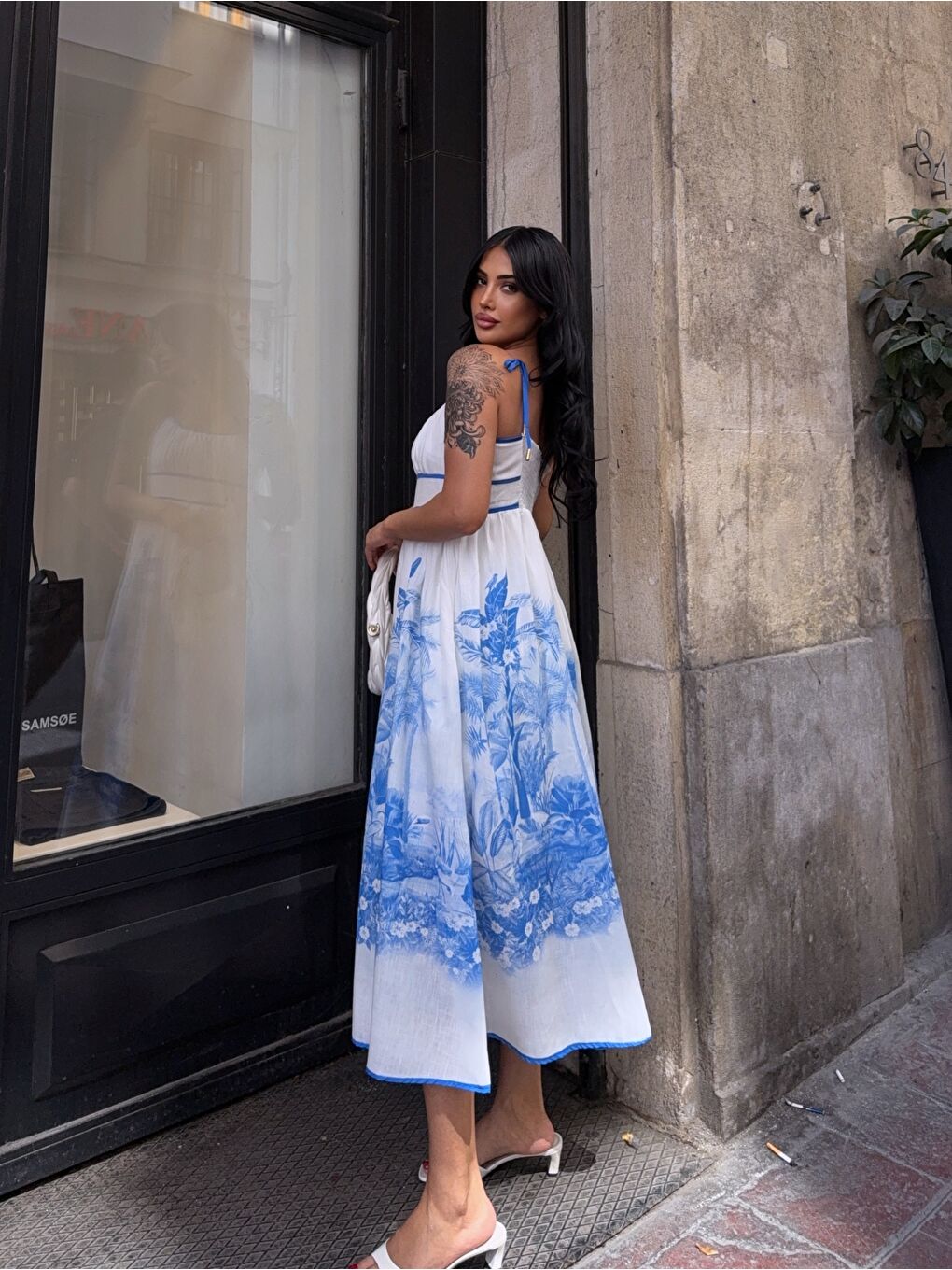 Beyaz Eteği Desenli Keten Elbise-3